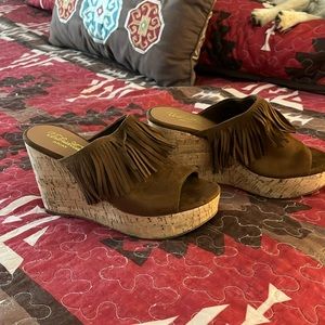 Brand new Ariat fringe shoes.  Size 8